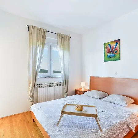 Villa Holiday Nada Debeljak